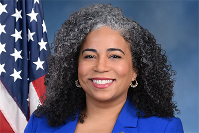 Karines Reyes